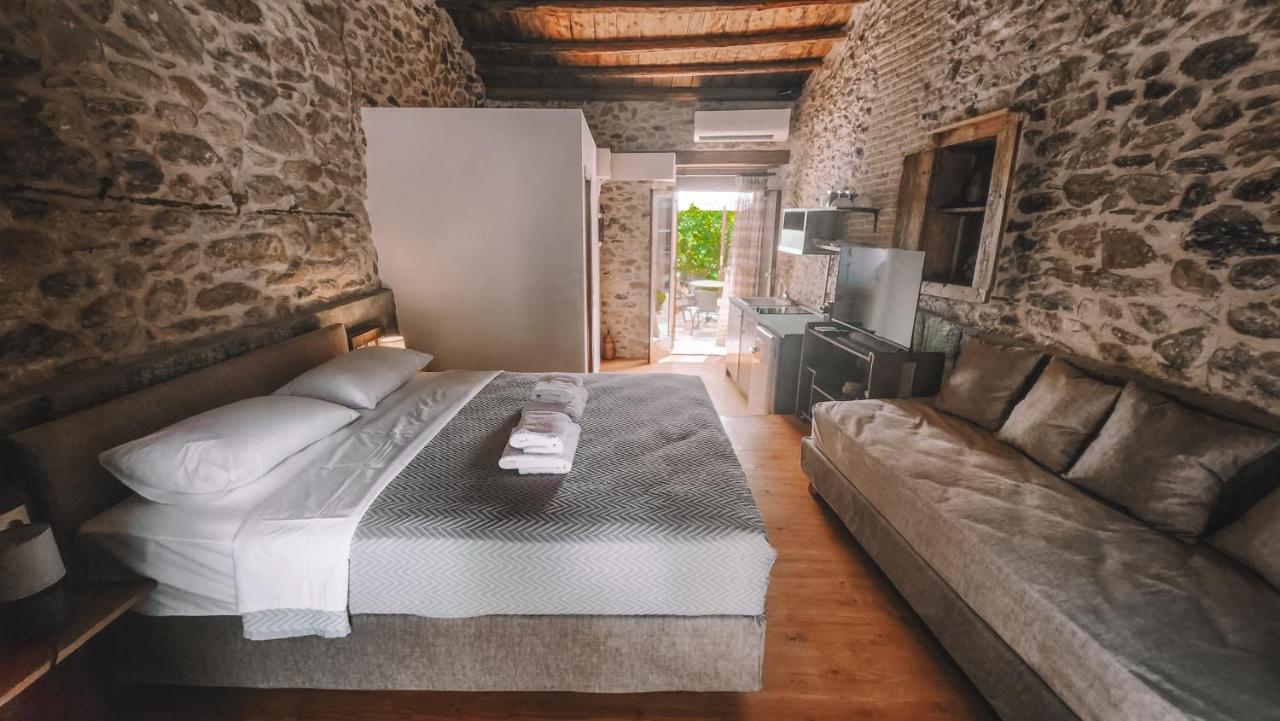 The Cellar Studios - By Avelink Spáta Esterno foto